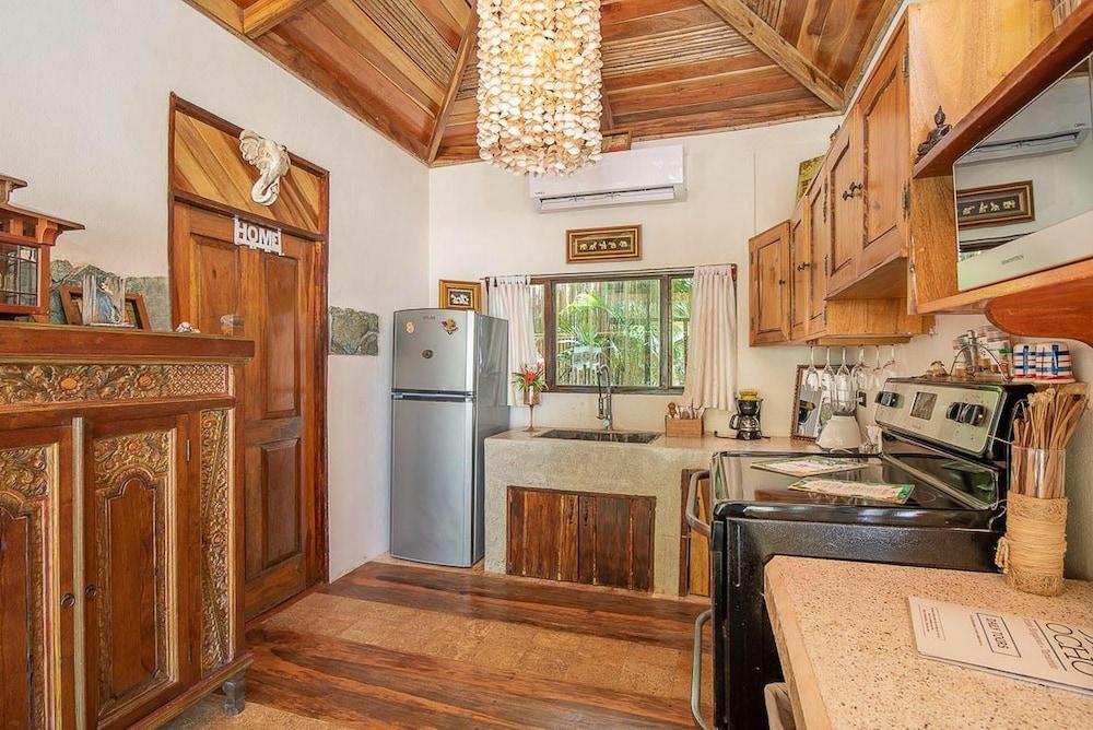 Ocho Artisan Bungalows (Adults Only) Tamarindo Exteriör bild