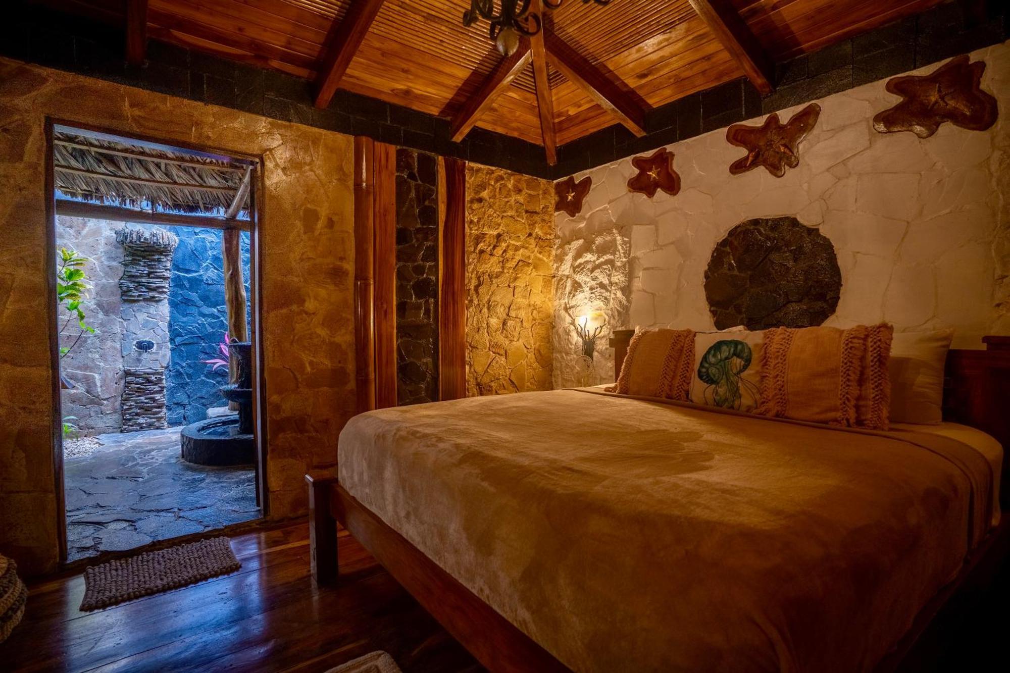 Ocho Artisan Bungalows (Adults Only) Tamarindo Exteriör bild
