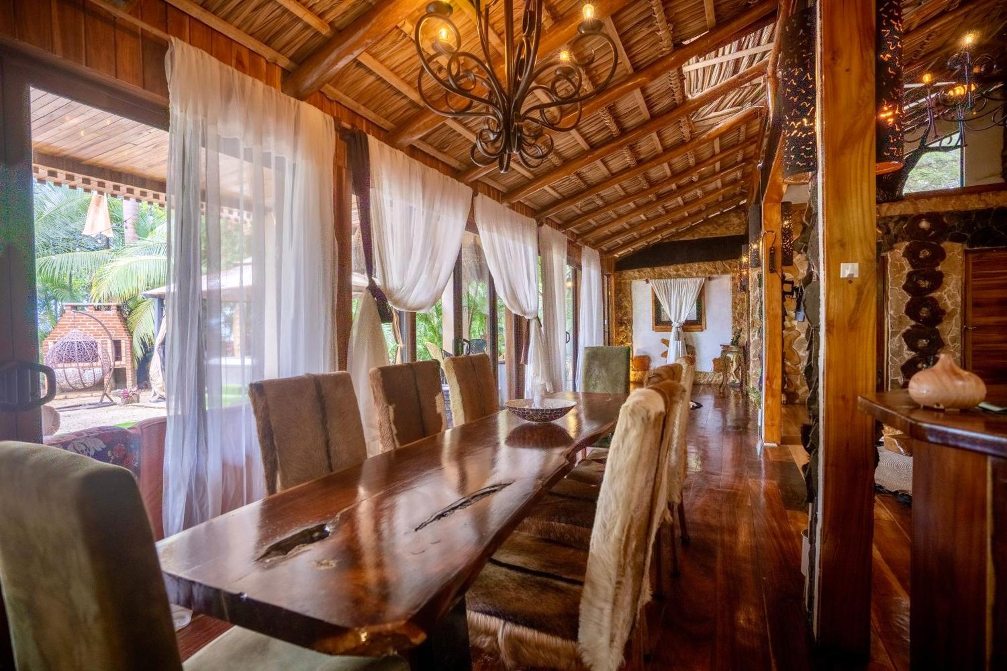 Ocho Artisan Bungalows (Adults Only) Tamarindo Exteriör bild