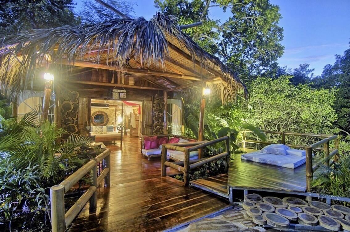 Ocho Artisan Bungalows (Adults Only) Tamarindo Exteriör bild