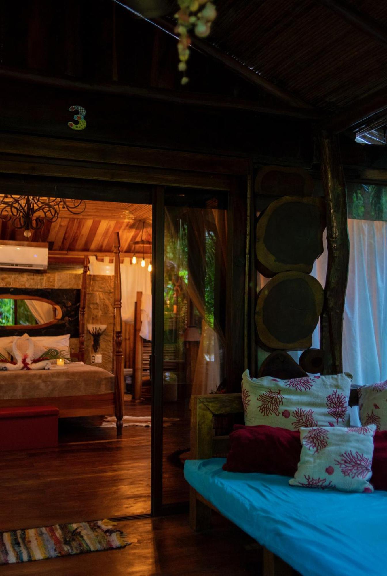Ocho Artisan Bungalows (Adults Only) Tamarindo Exteriör bild