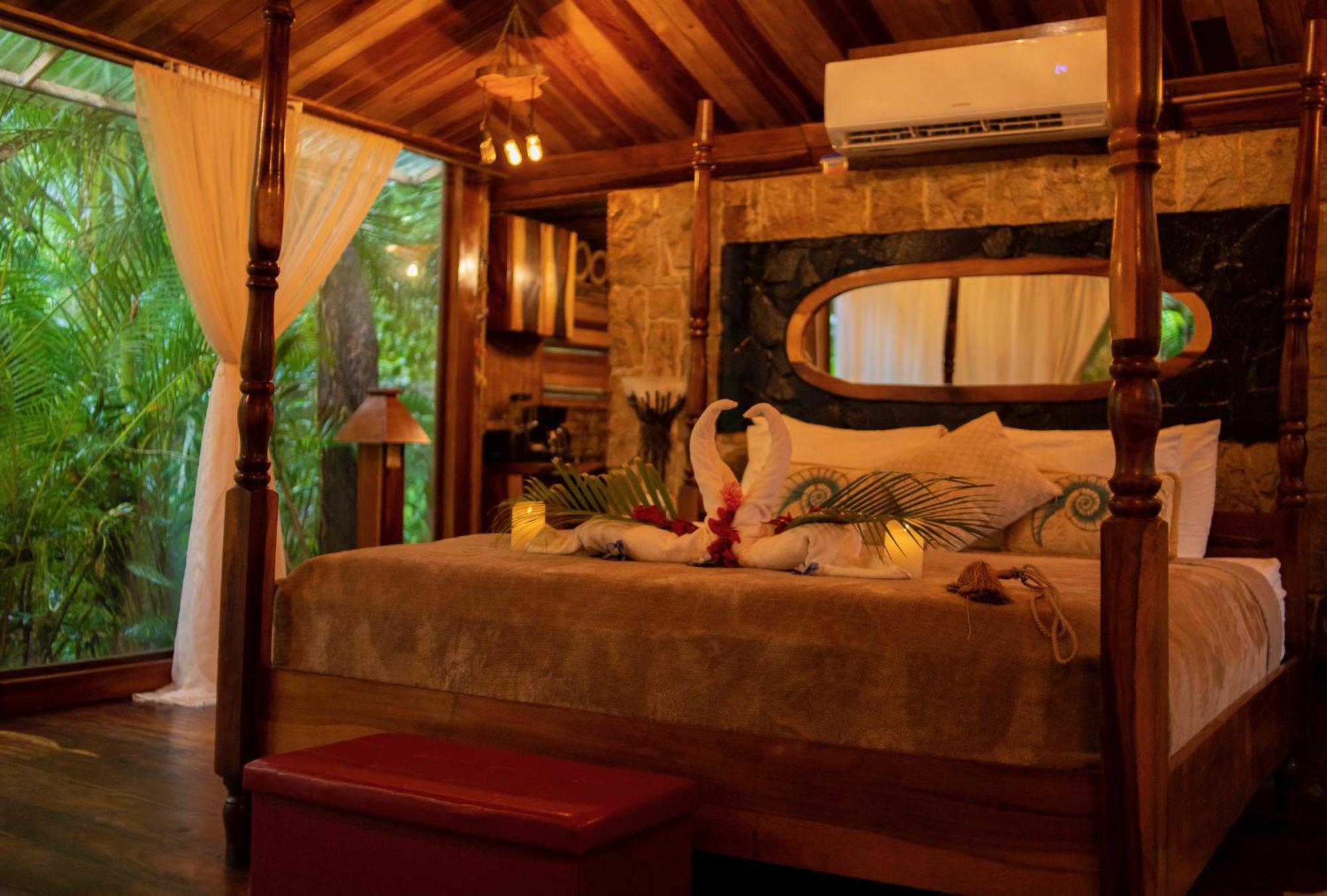 Ocho Artisan Bungalows (Adults Only) Tamarindo Exteriör bild