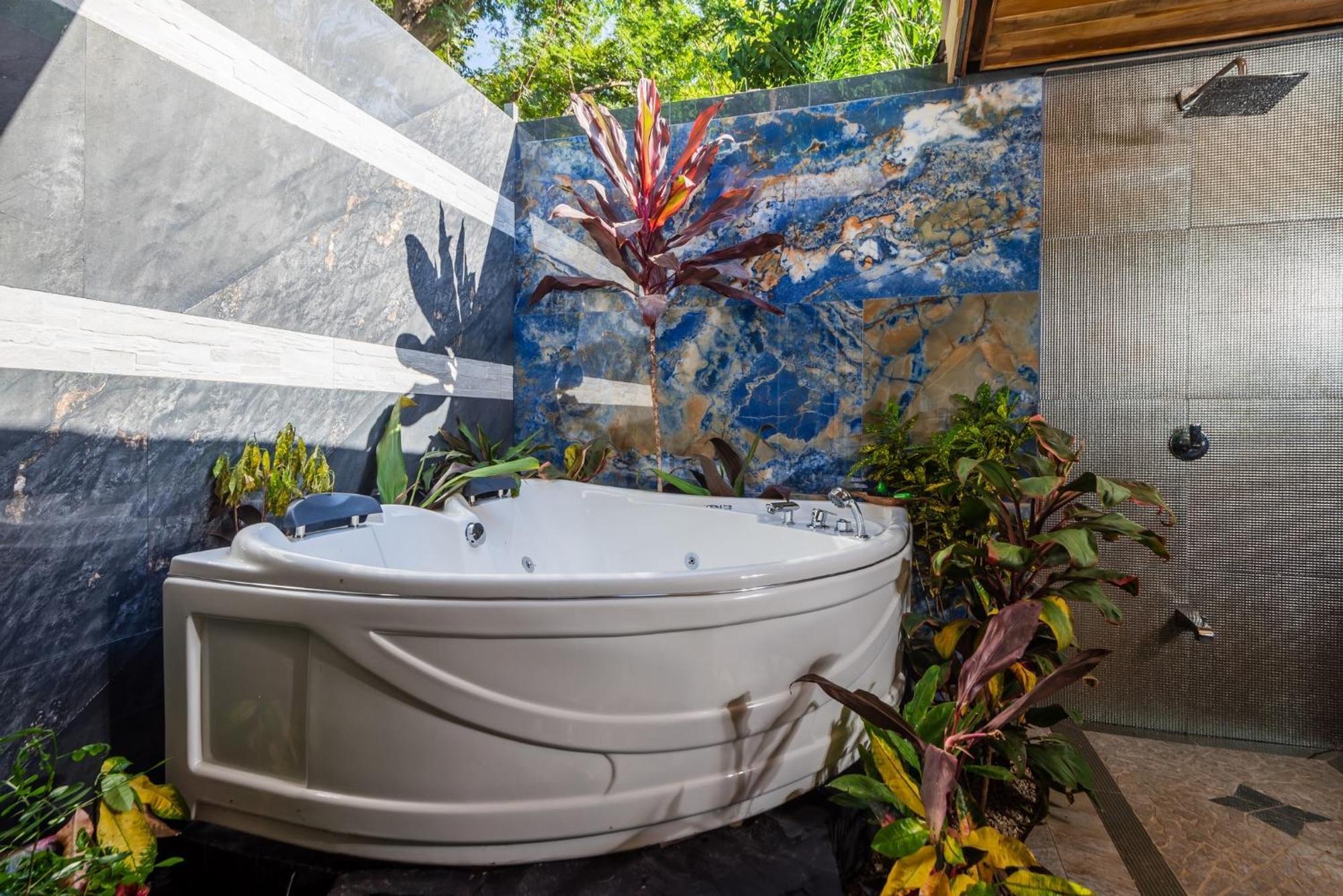 Ocho Artisan Bungalows (Adults Only) Tamarindo Exteriör bild
