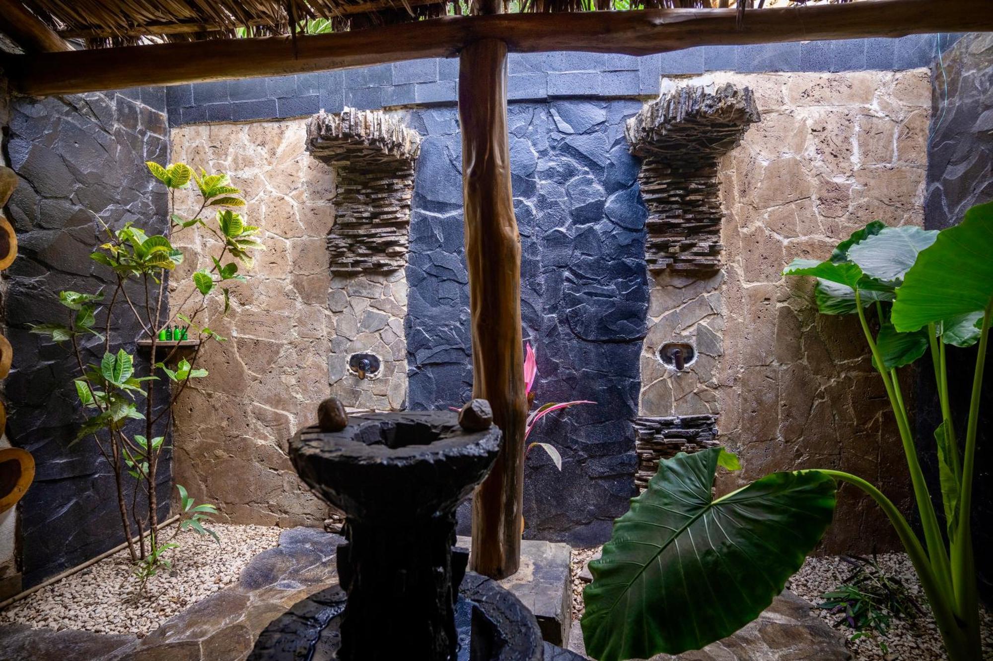 Ocho Artisan Bungalows (Adults Only) Tamarindo Exteriör bild