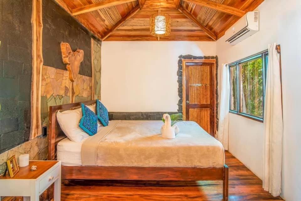 Ocho Artisan Bungalows (Adults Only) Tamarindo Exteriör bild