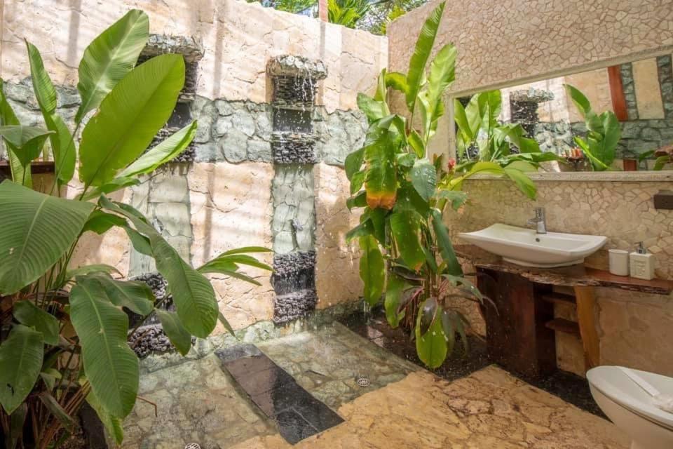 Ocho Artisan Bungalows (Adults Only) Tamarindo Exteriör bild