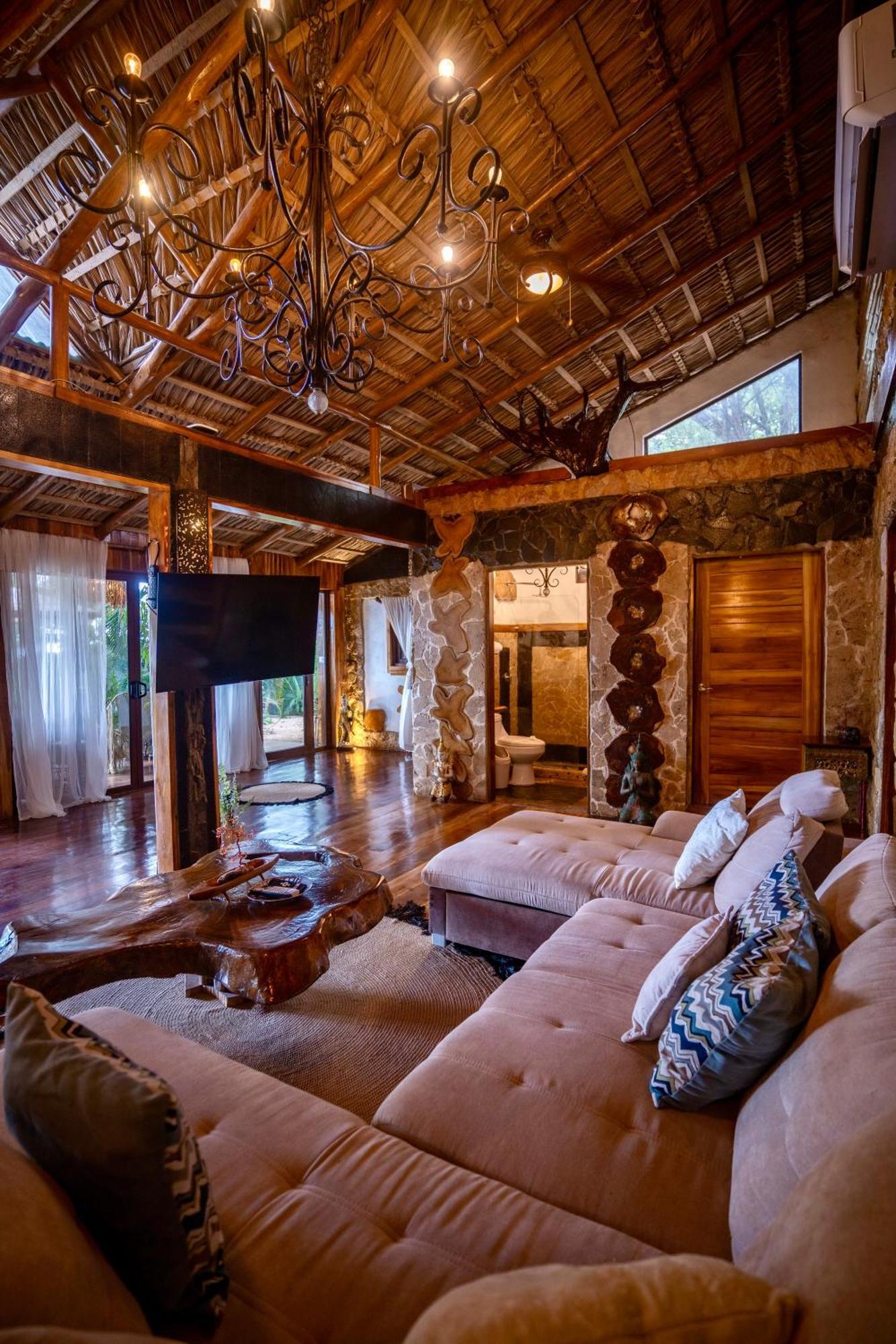Ocho Artisan Bungalows (Adults Only) Tamarindo Exteriör bild