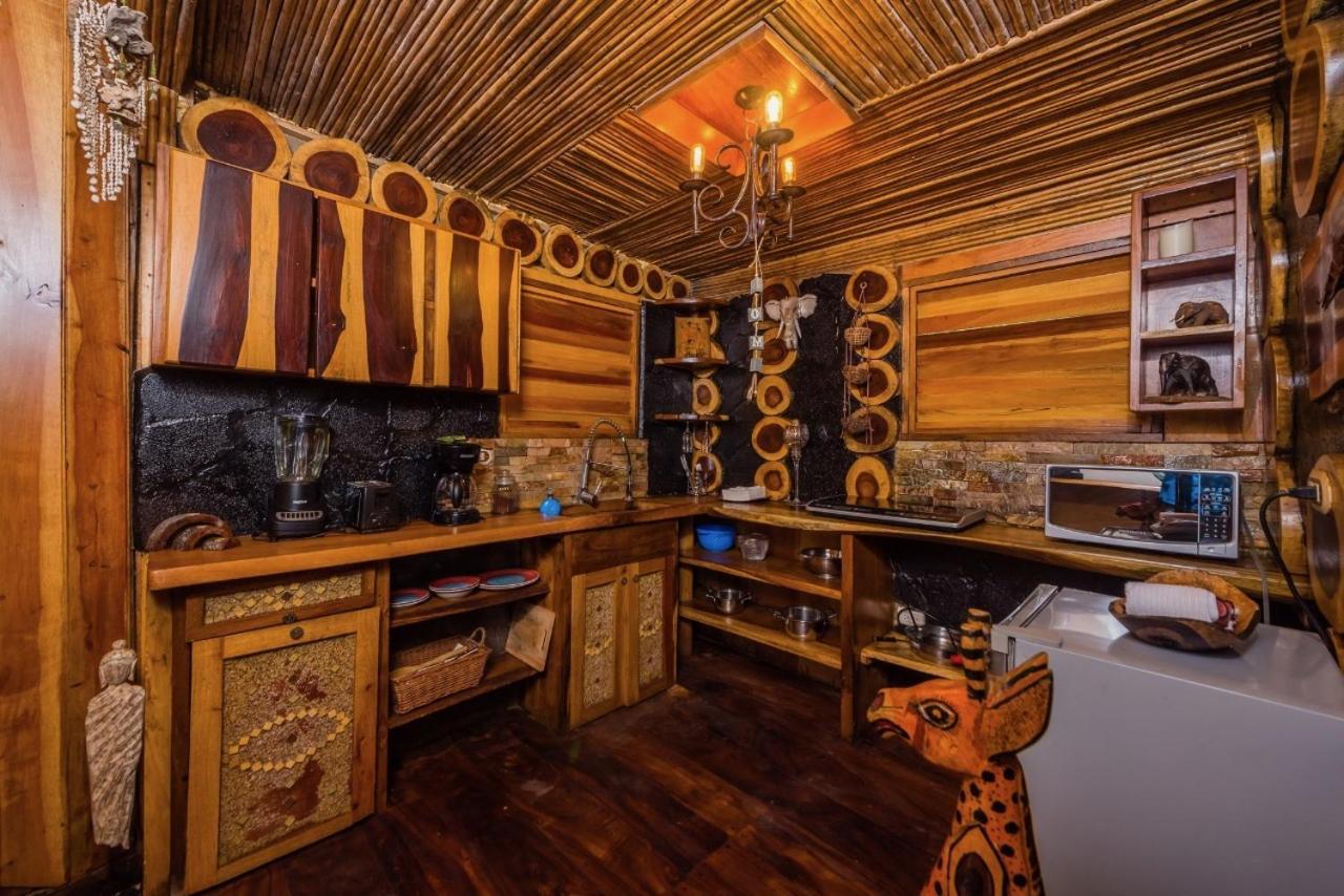 Ocho Artisan Bungalows (Adults Only) Tamarindo Exteriör bild