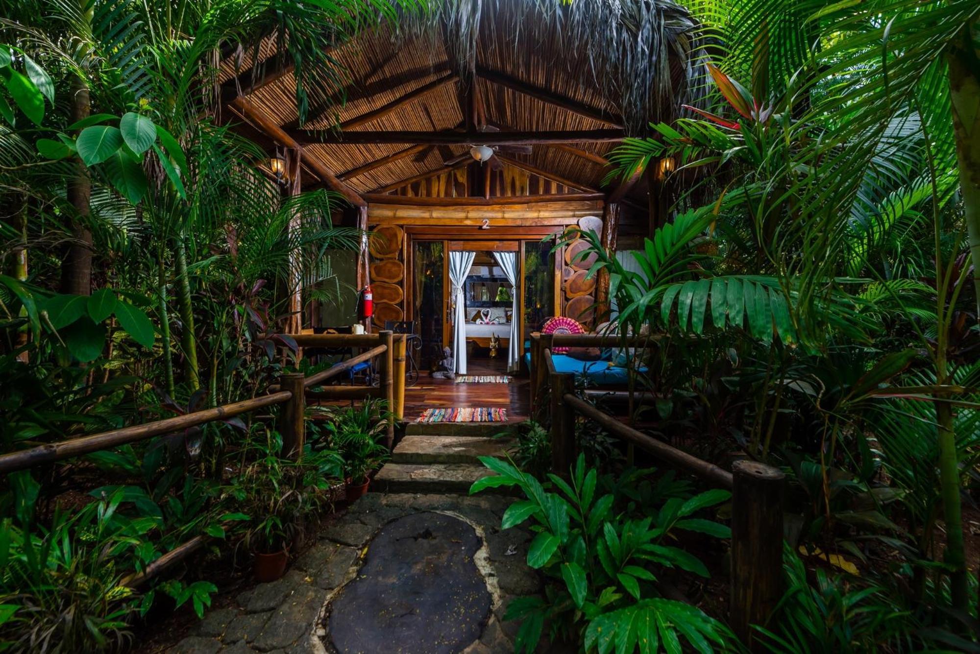 Ocho Artisan Bungalows (Adults Only) Tamarindo Exteriör bild