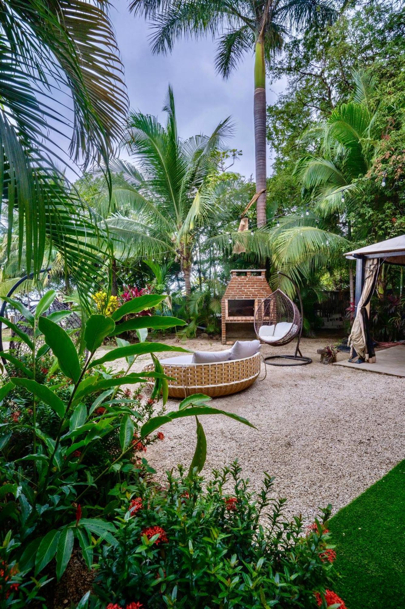 Ocho Artisan Bungalows (Adults Only) Tamarindo Exteriör bild