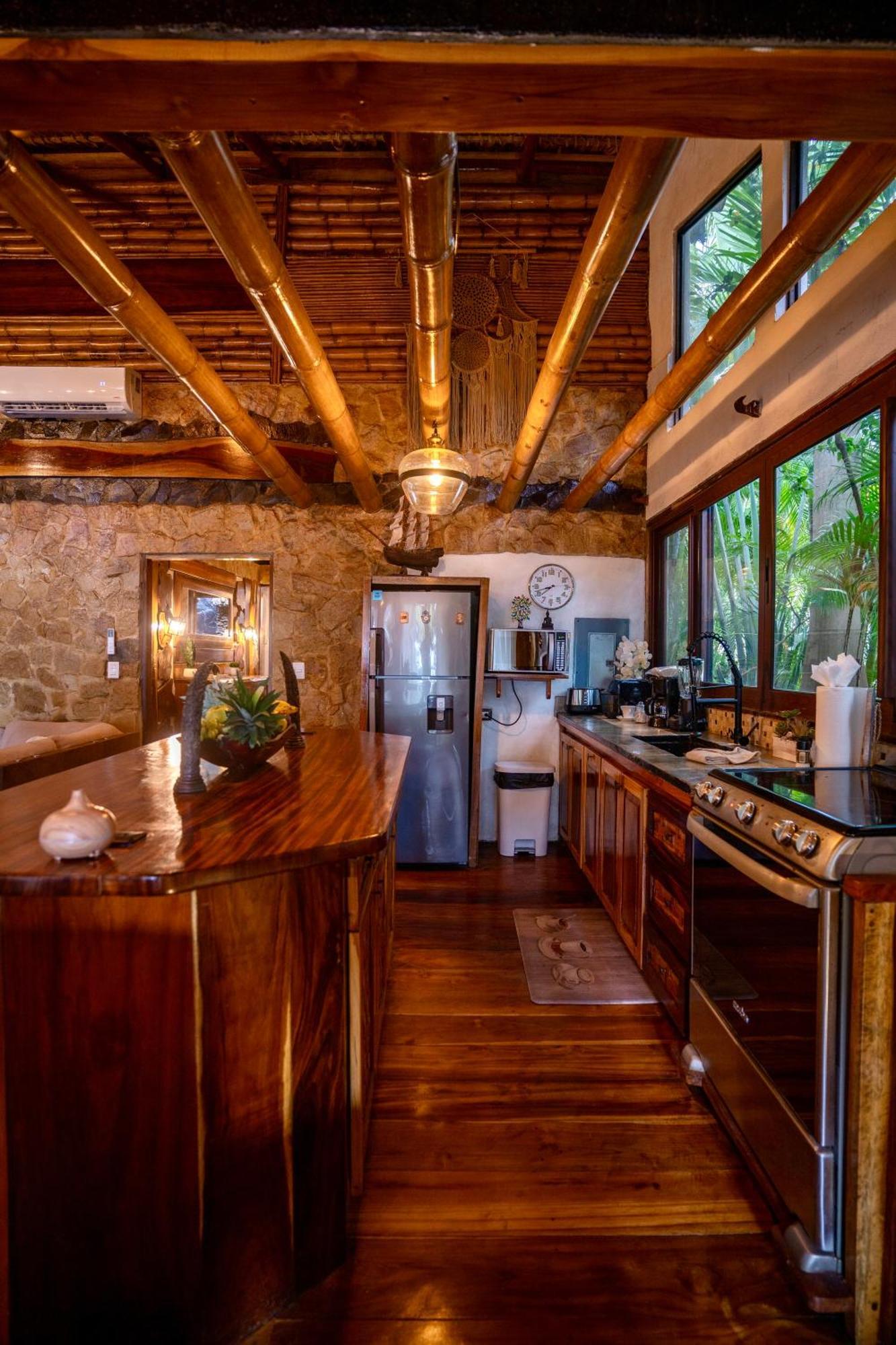 Ocho Artisan Bungalows (Adults Only) Tamarindo Exteriör bild