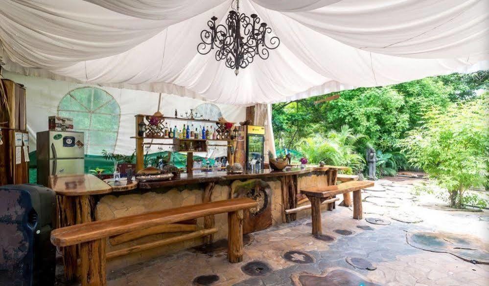 Ocho Artisan Bungalows (Adults Only) Tamarindo Exteriör bild