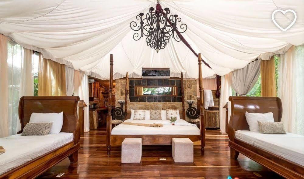 Ocho Artisan Bungalows (Adults Only) Tamarindo Exteriör bild