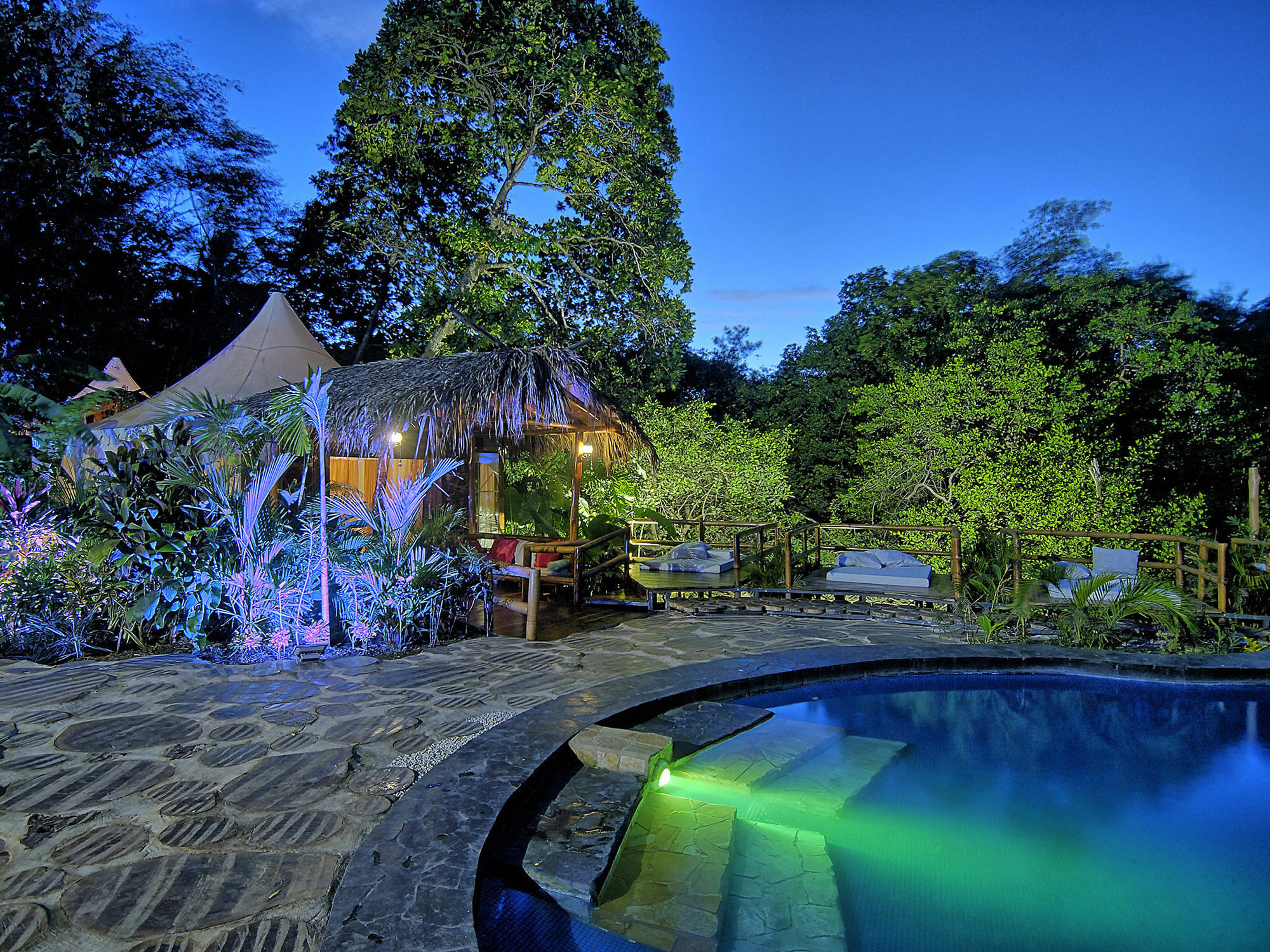 Ocho Artisan Bungalows (Adults Only) Tamarindo Exteriör bild